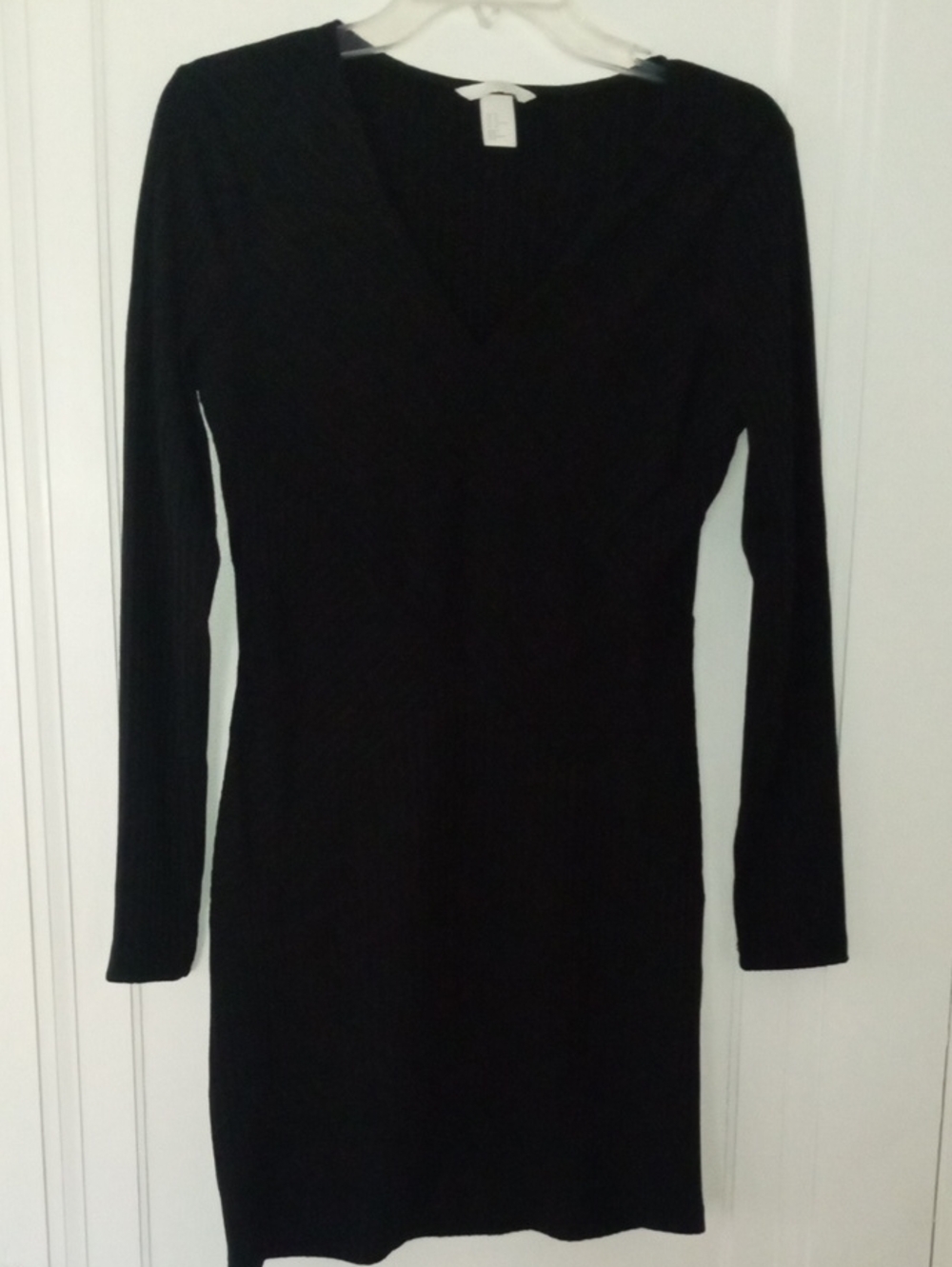 Black ribbed V-Neck Long Sleeve Women's Dress, medium H&M